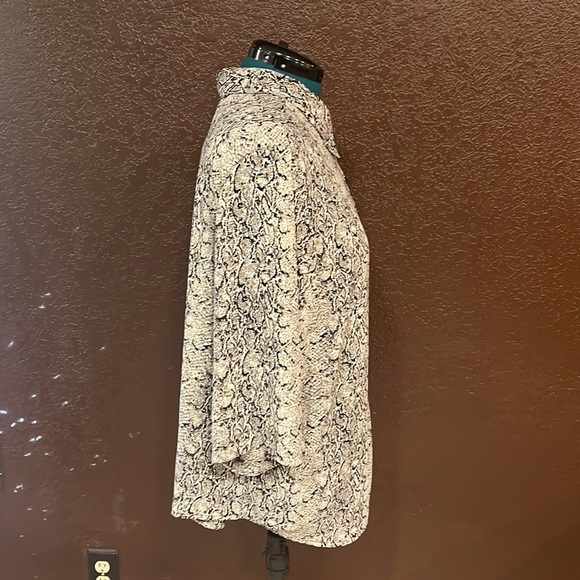 Elizabeth by Liz Claiborne Button Down - Picture 4 of 11